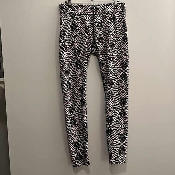 Reebok Women's Athletic Geometric Print Mid-Rise Leggings Black/White - Picture 1 of 6